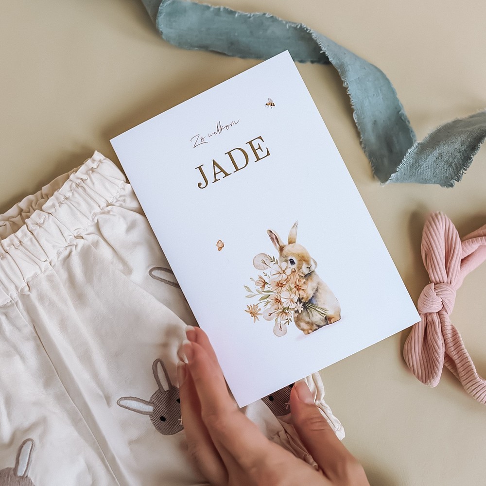 Geboortekaartje Jade - meisje met konijntje en bloemetjes