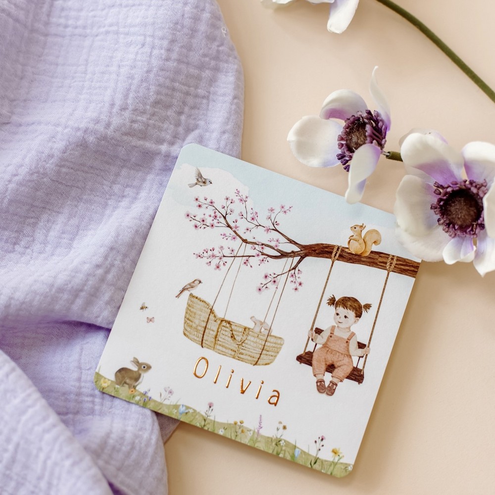 Geboortekaartje Olivia - lente mandje bloesemtak zusje bruin kapsel schommel